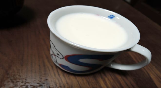 コップ1杯の牛乳